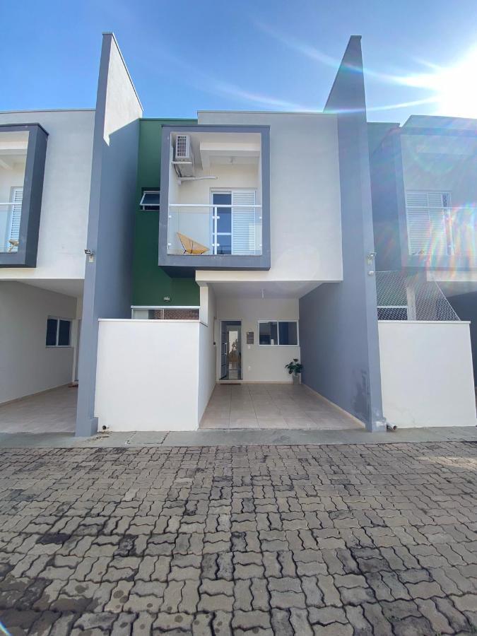 Loft Villa - Com Ar Condicionado No Centro Da Cidade Boituva Exteriör bild